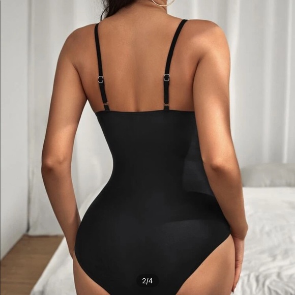 Knot Front Keyhole One Piece Swimsuit - Picture 2 of 4